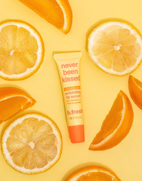 b.fresh Šveičiamasis lūpų serumas / Never Been Kissed Exfoliating Lip Serum, 15ml- lūpoms