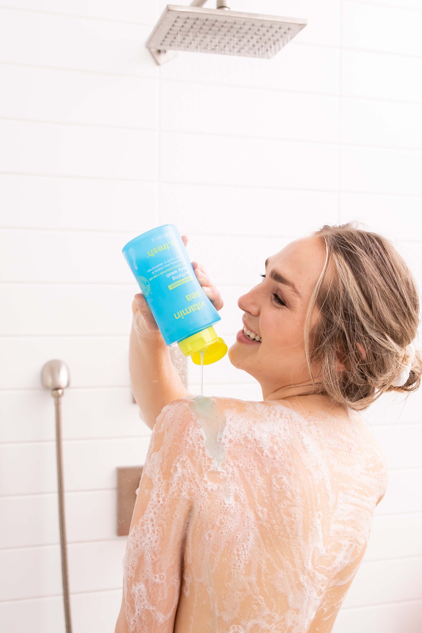 b.fresh Gaivaus aromato kūno prausiklis su jūros druska / Vitamin Sea Body Wash, 473ml- shower