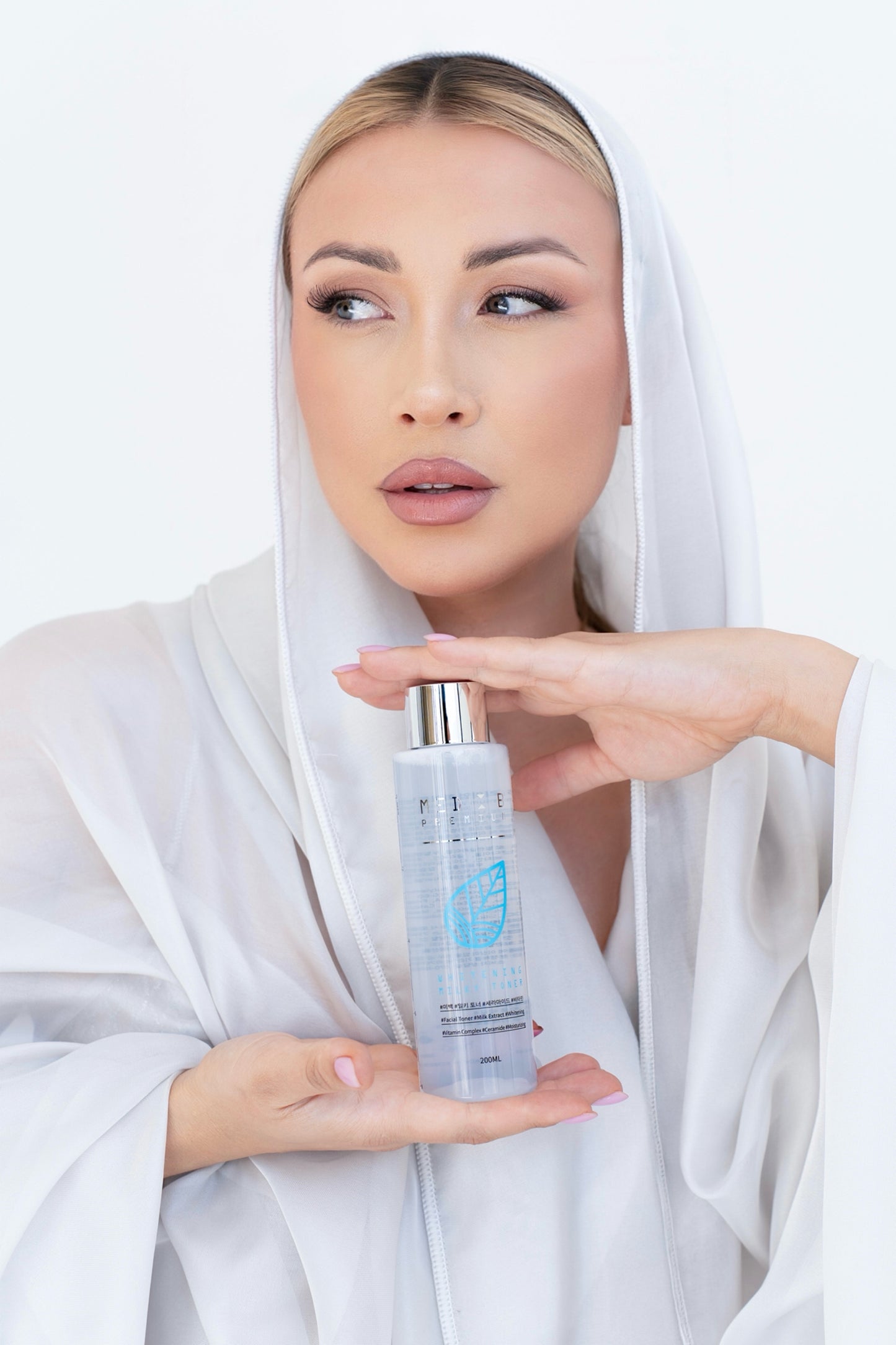 MedB Premium Skaistinamasis veido tonikas / WHITENING MILKY TONER, 200 ml- main